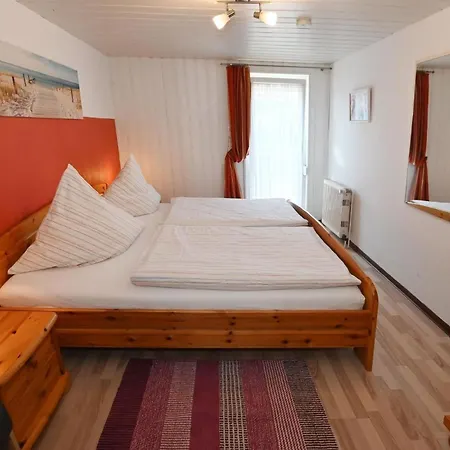 Karin 02 Mit Balkon In West Lage Bis Zu 4 Personen In Appartamento Büsum